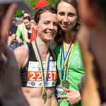09 Sandra Boitz Siegerin Halbmarathon und Juliane Meyer Siegerin Marathon